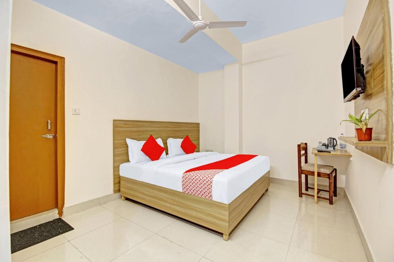 Oyo Flagship 80772 Hotel The Grand Rdc Ghaziabad Esterno foto