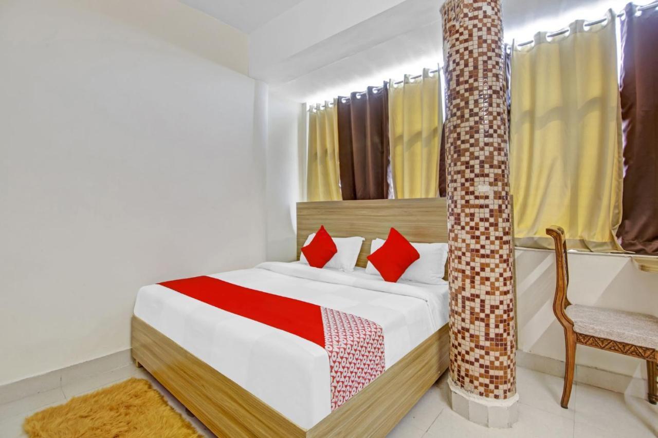 Oyo Flagship 80772 Hotel The Grand Rdc Ghaziabad Esterno foto