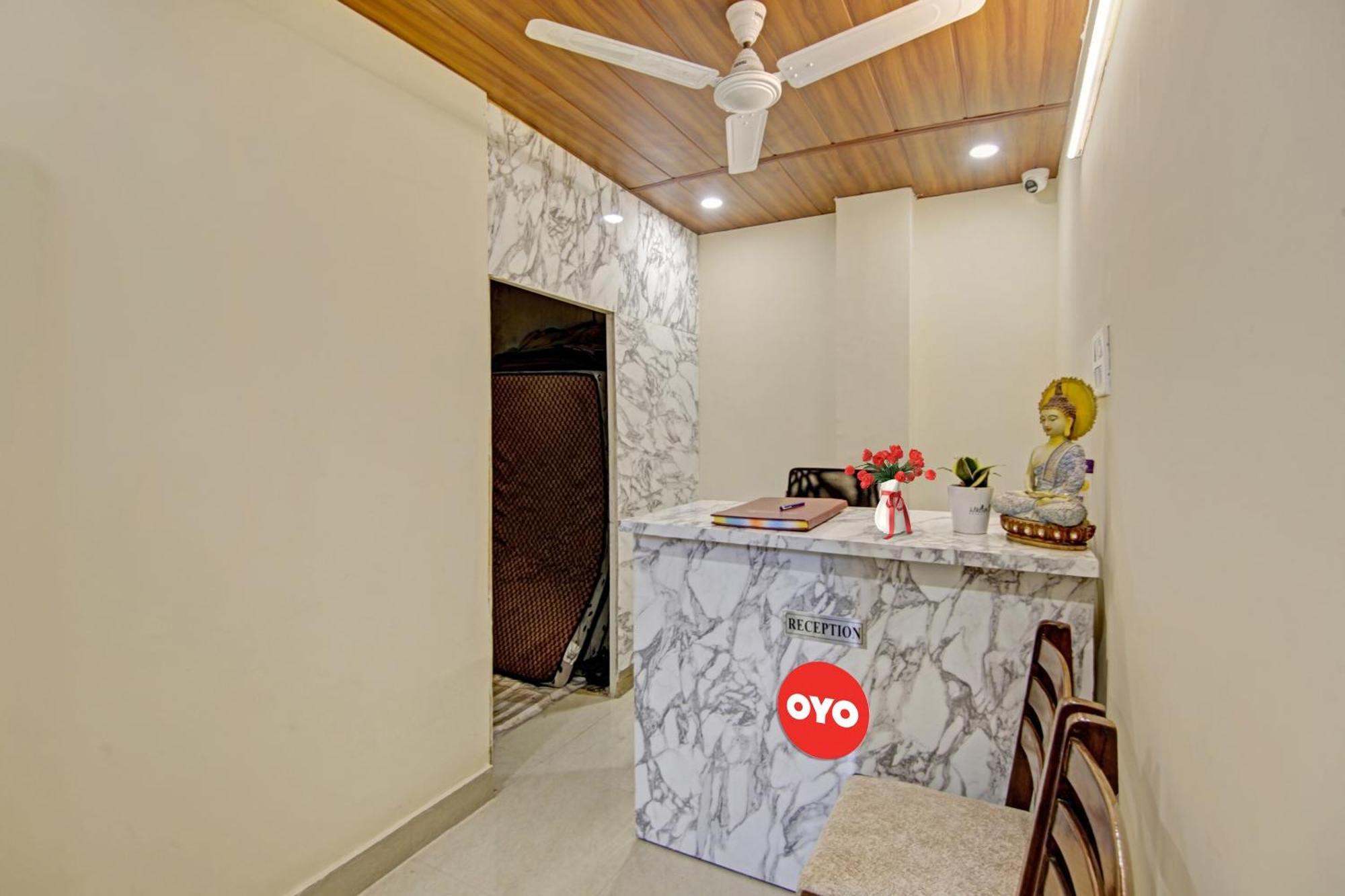 Oyo Flagship 80772 Hotel The Grand Rdc Ghaziabad Esterno foto