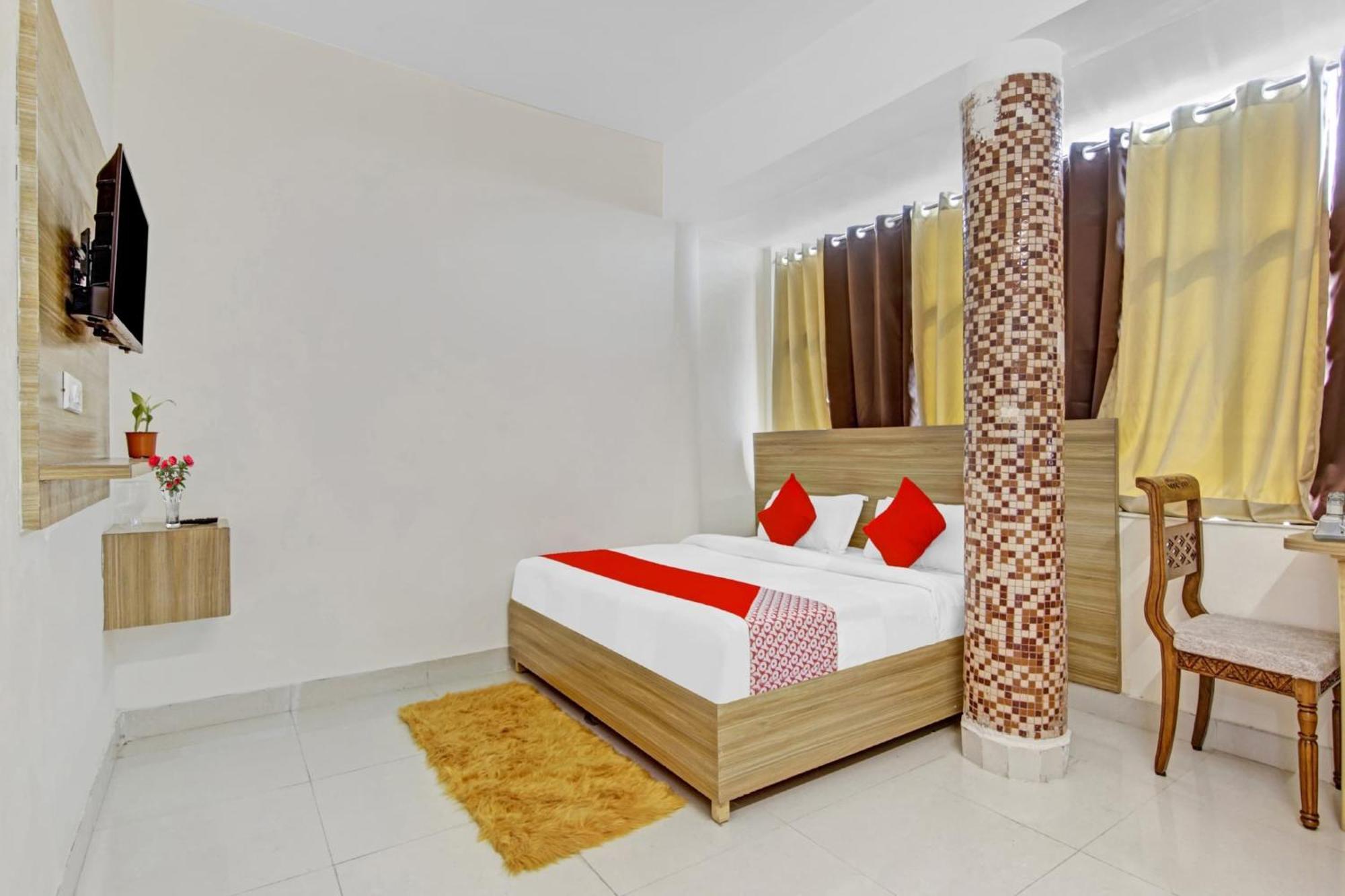 Oyo Flagship 80772 Hotel The Grand Rdc Ghaziabad Esterno foto