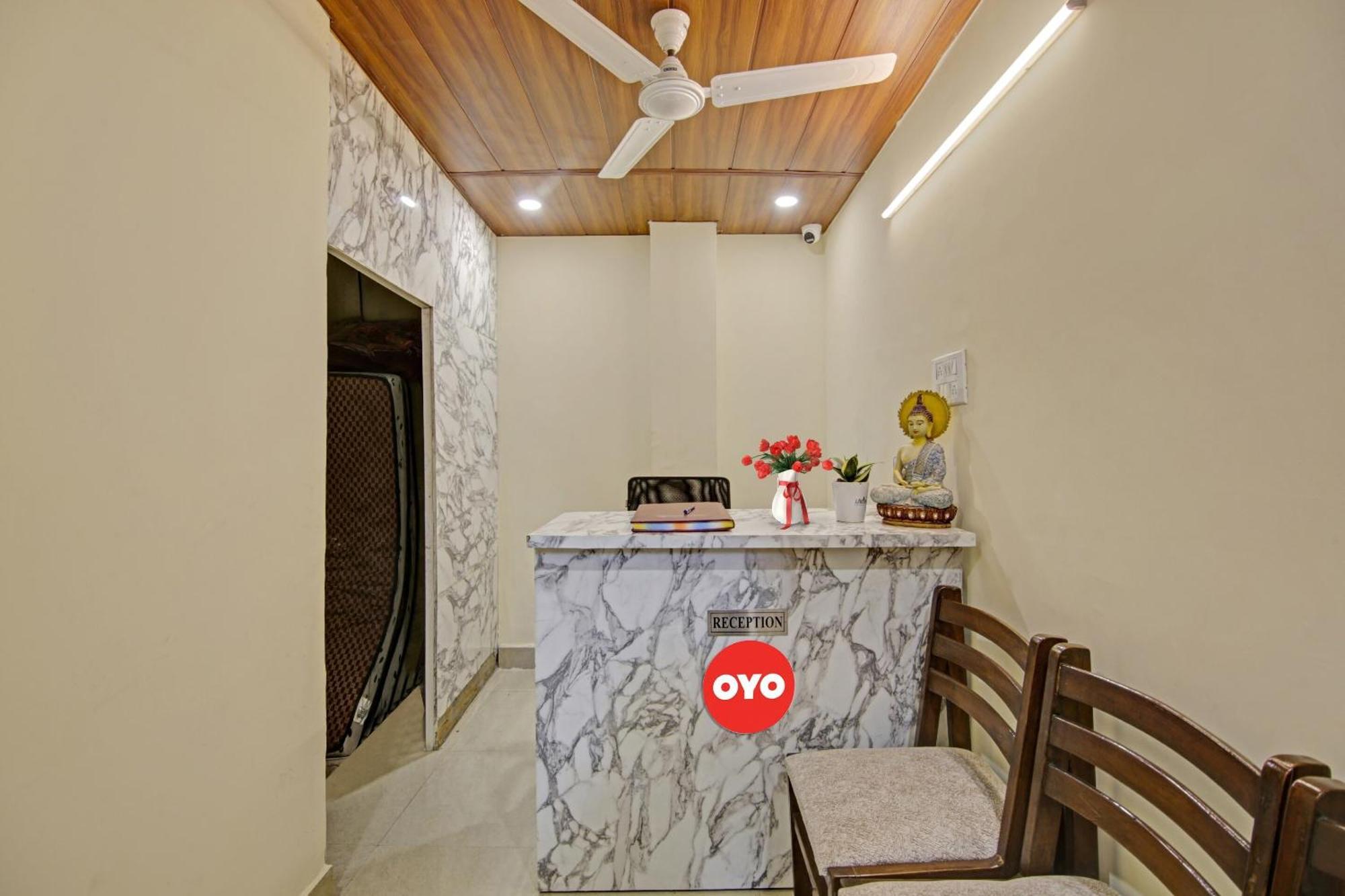 Oyo Flagship 80772 Hotel The Grand Rdc Ghaziabad Esterno foto