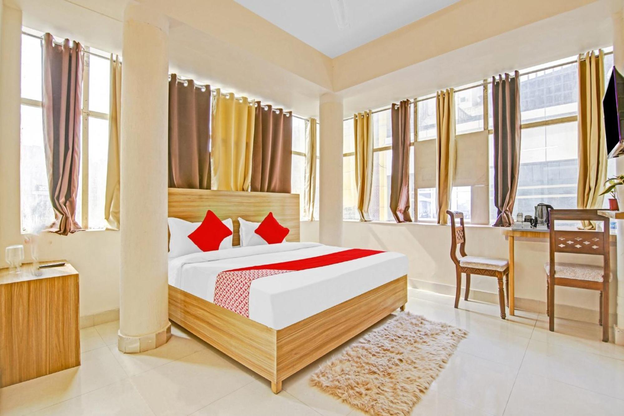 Oyo Flagship 80772 Hotel The Grand Rdc Ghaziabad Esterno foto